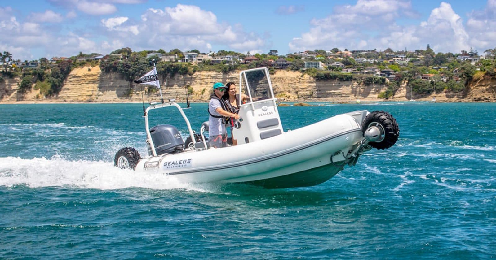 6.1m (20') Sport RIB: 61m sport rib at sea
